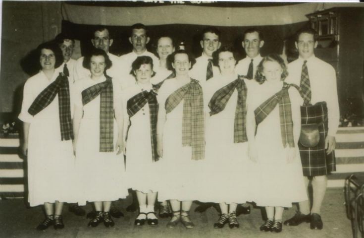 Dalwhinnie country dancers