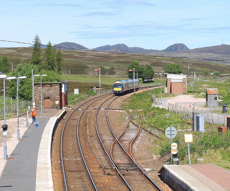 Train pulling into Dalwhinnie Station